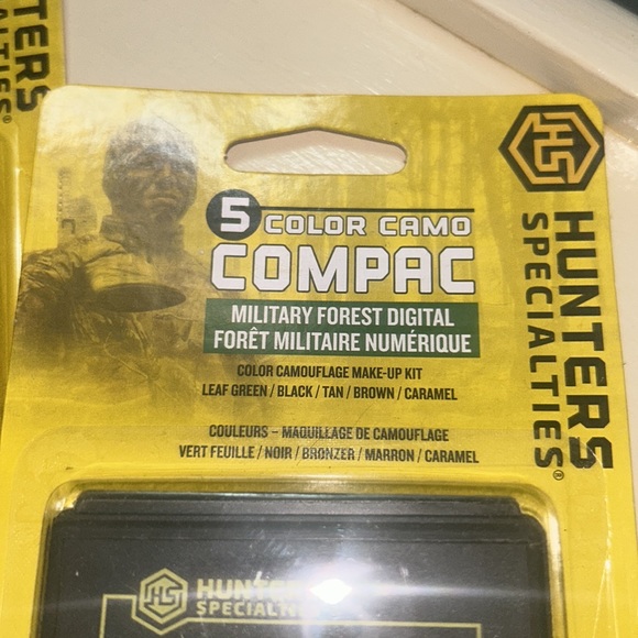 Scent-A-Way Lip Balm & Camo Compac - Picture 3 of 8